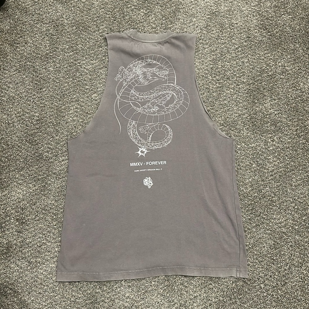 Darc Sport Gray Sleeveless Tank with Wolf Graphic